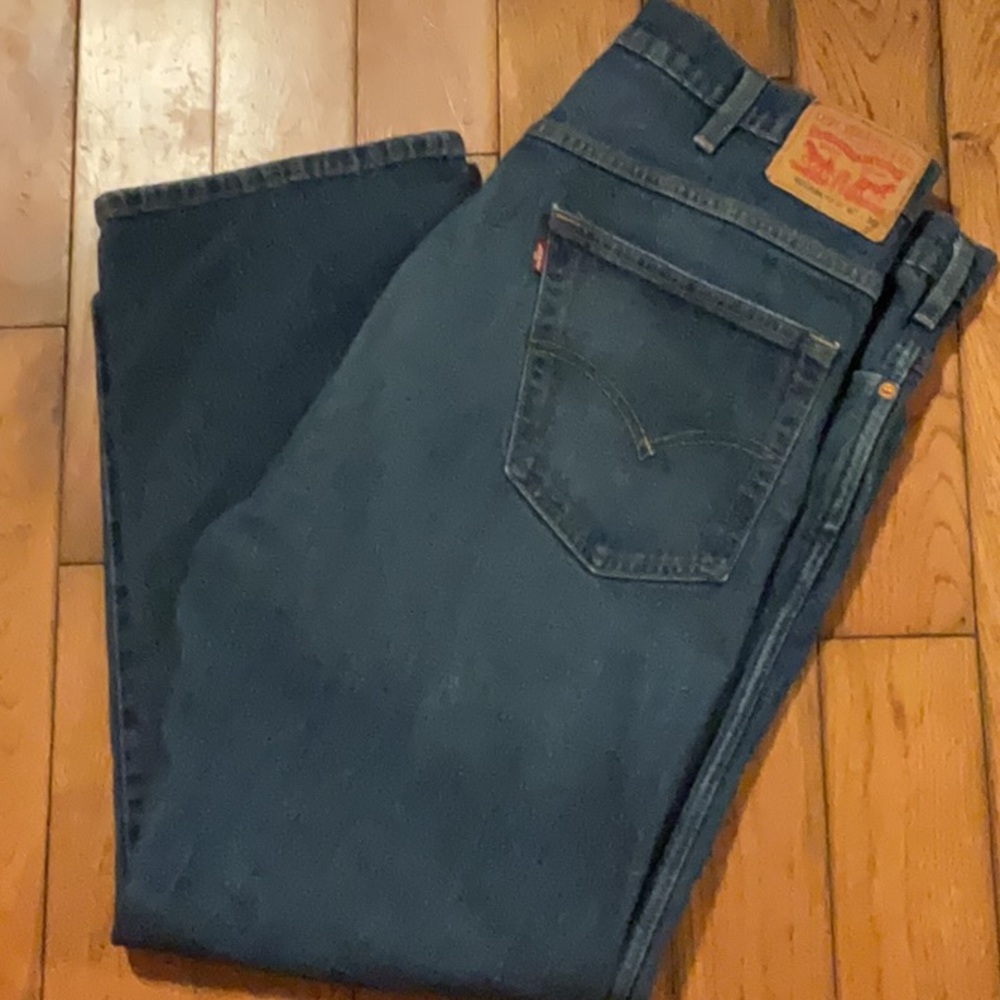 EUC men’s Levi’s blue jeans size 40 x 30 western fit